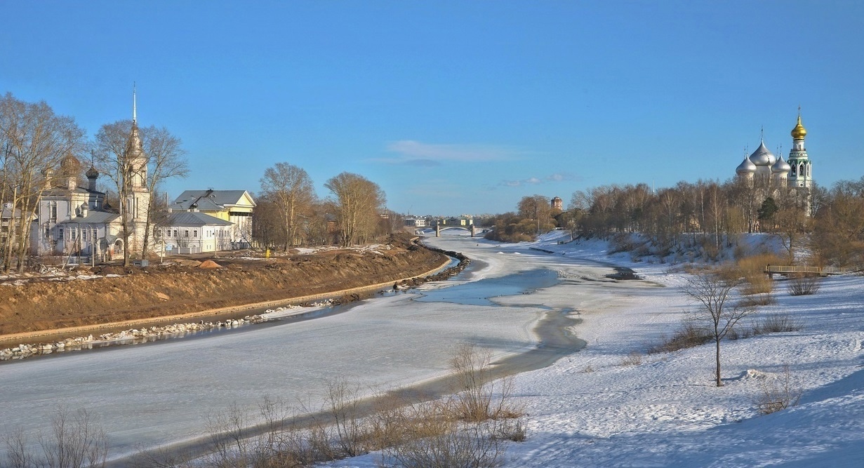 С приходом весны лёд на водоёмах области становится всё тоньше