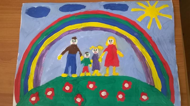 Виртуальная выставка рисунков победителей областного конкурса детского творчества «Семейный портрет», посвященная Международному Дню защиты детей