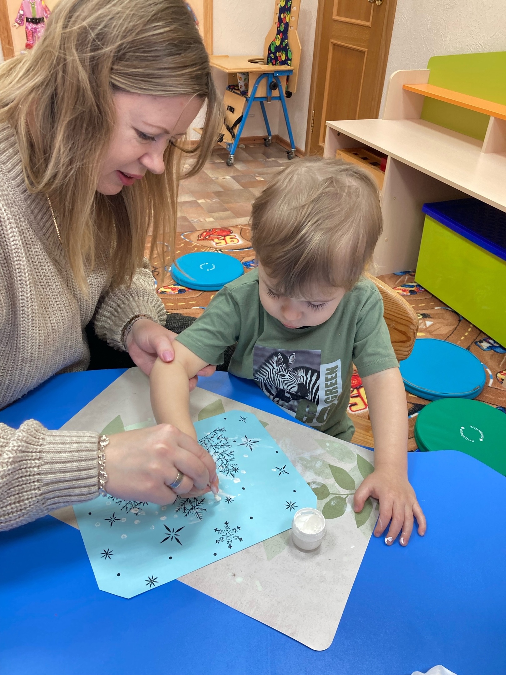 На групповых занятиях по программе «Играем вместе» всегда весело и интересно.