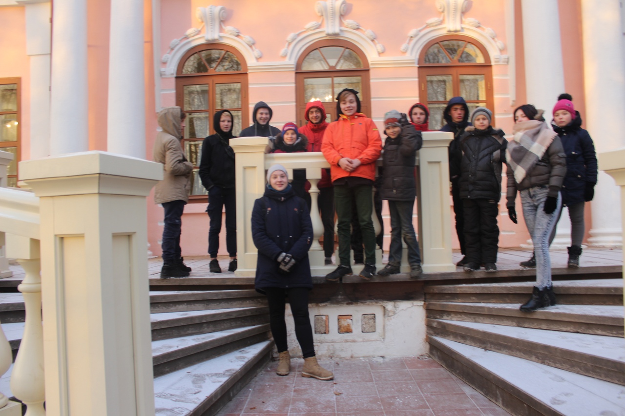 21 ноября 2018 г. Территориальным центром была организована экскурсионная поездка в п. Покровское в усадьбу Брянчаниновых для несовершеннолетних.