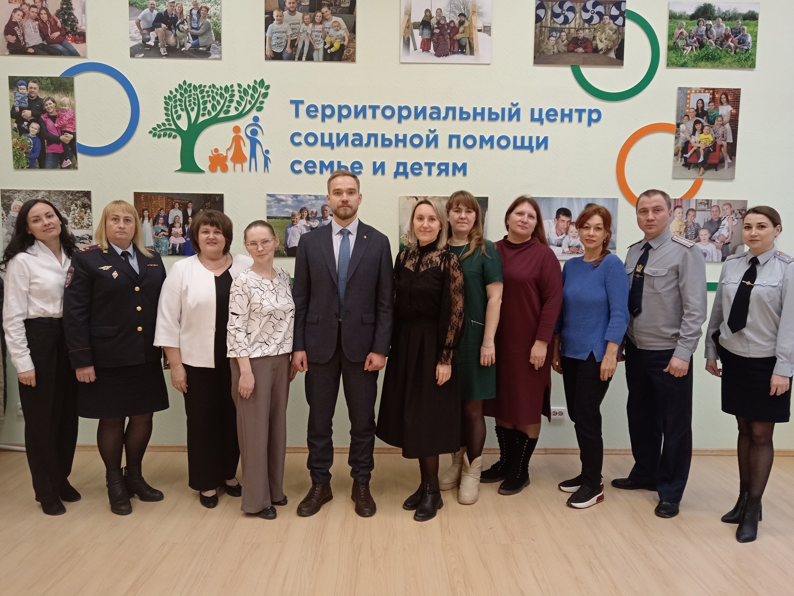 В Территориальном центре пошло выездное координационное заседание Комиссии по делам несовершеннолетних и защите их прав города Вологды