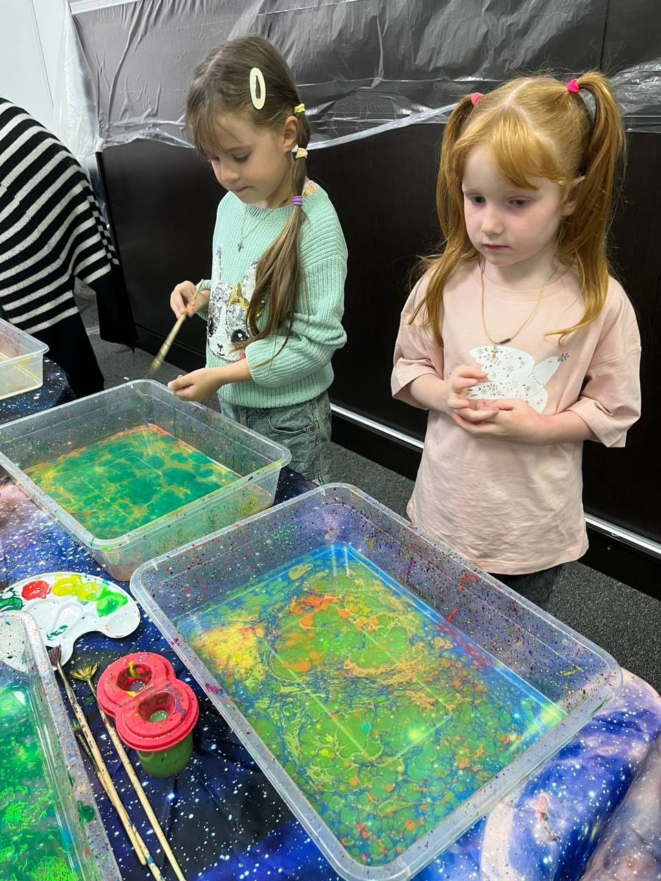 По воде писано: мастер-класс по рисованию в технике «Эбру»