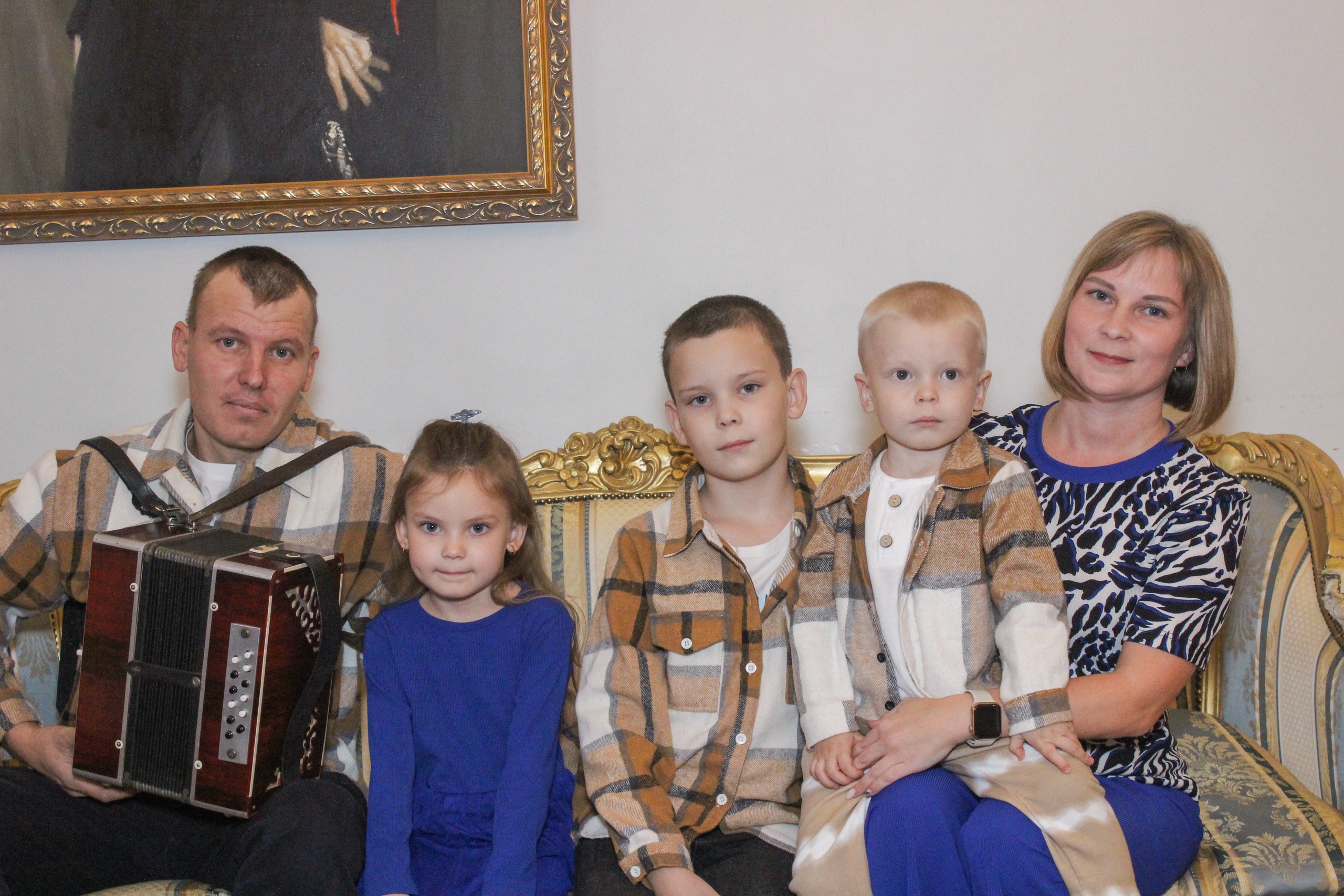  Награждение победителей конкурса "МОЙ ПАПА - САМЫЙ ЛУЧШИЙ"