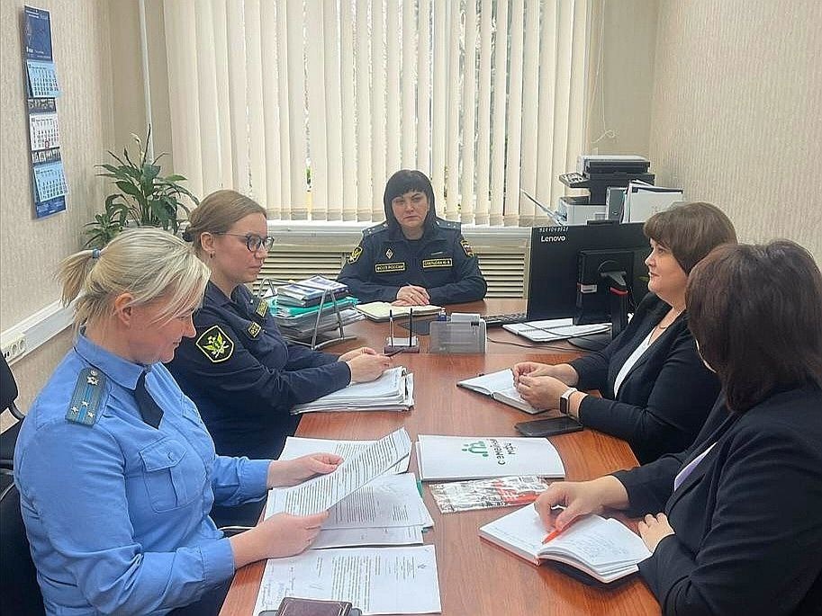 Специалисты проекта "Семейная медиация" Светлана Кондакова и Ольга Горбунова приняли участие в личном приеме граждан в Управлении федеральной службы судебных приставов по Вологодской области.